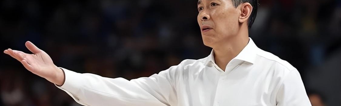 开云登录入口地址-唉！国家队2.16米中锋，连续两场遭小外隔扣+冲突，球迷：太窝囊