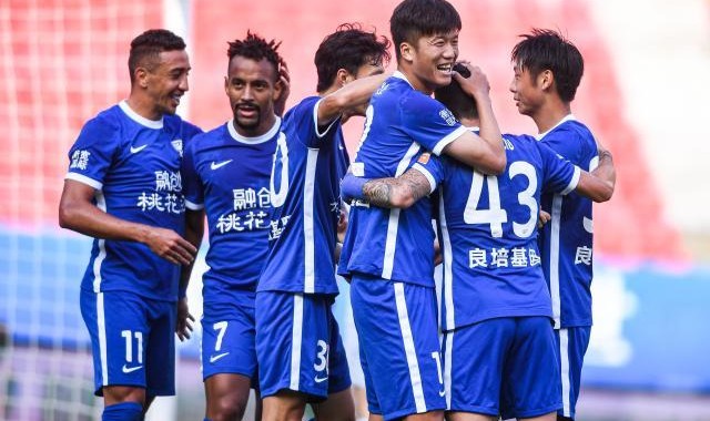 开云电子-复制恒大？三镇淡看领骑衫 将帅齐声：牢记脚踏实地